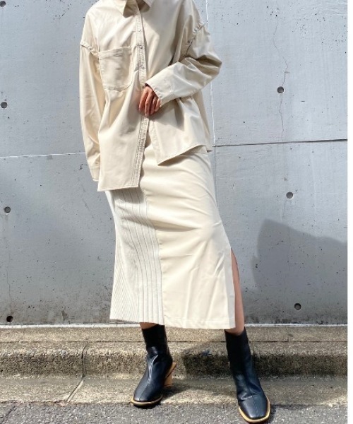 AULA AILA（アウラアイラ）の「AULA AILA（アウラ アイラ）別注ニットコンビレザースカート（スカート・レディース・アイボリー・1/0）」の6枚目の写真