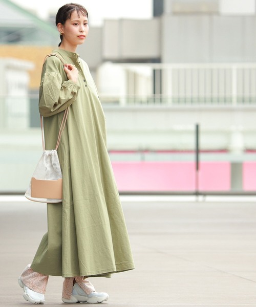 Ray BEAMS(レイビームス)の「Ray BEAMS / カットソー ボリュームスリーブ ワンピース(ワンピース・レディース・ブラック/ブラウン系その他4/グリーン系その他2・ONE SIZE)」の9枚目の写真