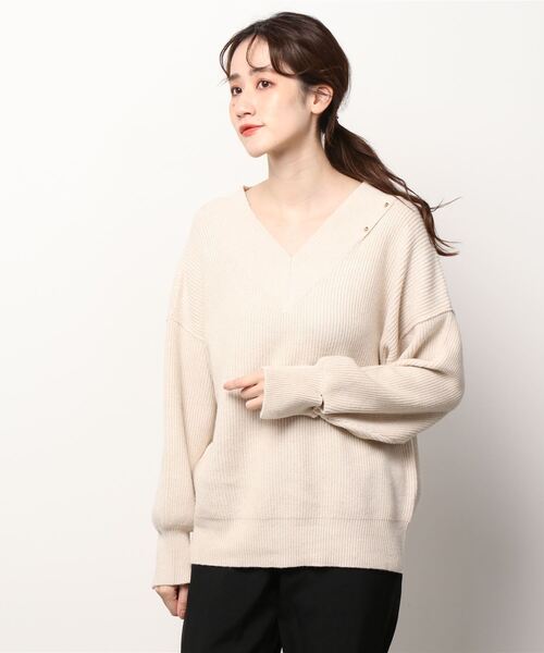 LOVELESS（ラブレス）の「カットアウト ボリュームニット（ニット/セーター・レディース・ブラック/オフホワイト/ブラウン系その他5/ブルー系その他2・36）」の2枚目の写真