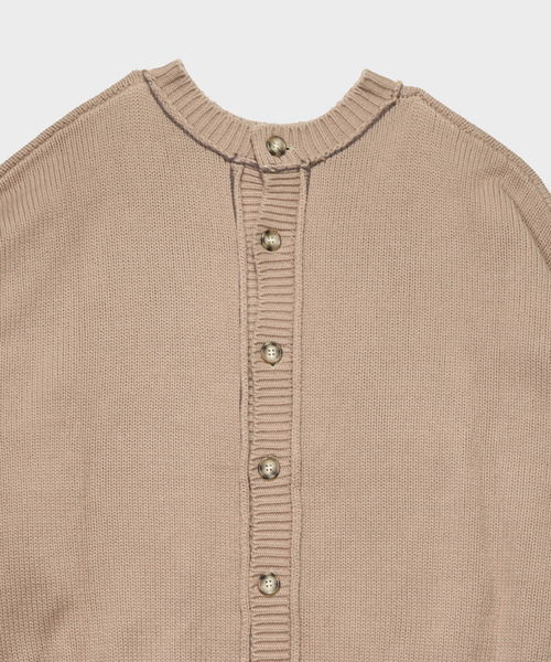 NIDO（ニド）の「バックオープンニットプルオーバー（ニット/セーター・メンズ・ブラック/ブルー/グレイッシュベージュ・M/L）」の8枚目の写真