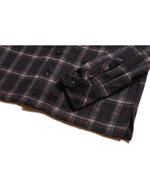 SURREAL（シュルリアル）の「【S.U.R/エスユーアール】HEAVY WEIGHT O/C CHECK SHIRT（シャツ/ブラウス・メンズ・ベージュ/ブラック/レッド・LARGE/MEDIUM/X-LARGE/SMALL）」の8枚目の写真