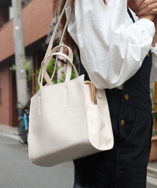 E.TOKYO（イートーキョー）の「E.TOKYO /がま口2WAYBAG [ミルラ] (331908)（ショルダーバッグ・レディース・ホワイト/ブラック/ベージュ/ブラウン/ブラック系その他/ブラウン系その他・FREE）」の2枚目の写真