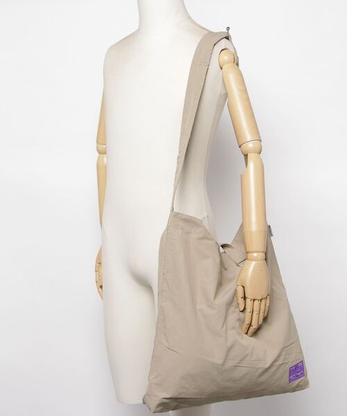 PR01.(ピーアールワン)の「「N/ordinary」CRUMPLE 3WAY SHOULDER BAG (BIG)(ショルダーバッグ・メンズ・ブラック/ベージュ/パープル/カーキ/イエロー/レオパード・FREE)」の8枚目の写真