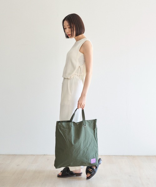 PR01.(ピーアールワン)の「「N/ordinary」CRUMPLE 3WAY SHOULDER BAG (BIG)(ショルダーバッグ・メンズ・ブラック/ベージュ/パープル/カーキ/イエロー/レオパード・FREE)」の20枚目の写真
