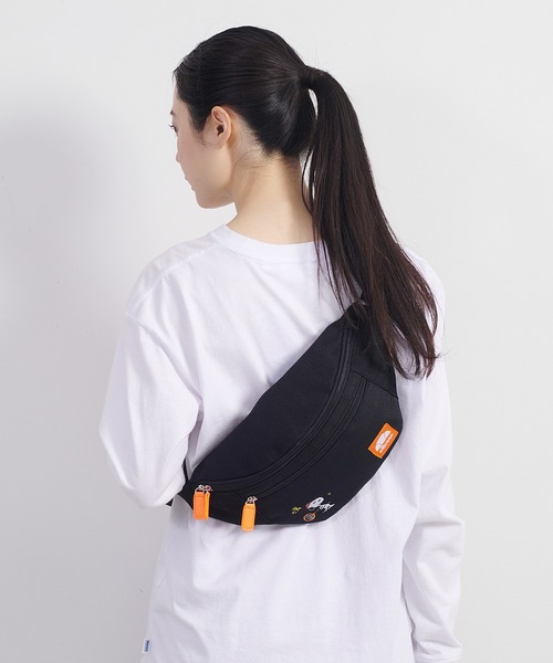 ellesse（エレッセ）の「【エレッセ×スヌーピー】スヌーピーコラボ コーデュロイ ウエストバッグ（ボディバッグ/ウエストポーチ・レディース・ネイビー/ブラック/ベージュ/ブラウン・FREE）」の13枚目の写真