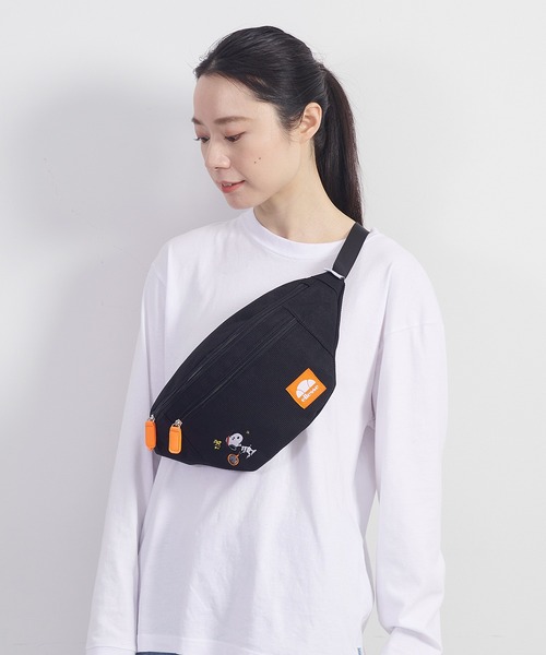 ellesse（エレッセ）の「【エレッセ×スヌーピー】スヌーピーコラボ コーデュロイ ウエストバッグ（ボディバッグ/ウエストポーチ・レディース・ネイビー/ブラック/ベージュ/ブラウン・FREE）」の5枚目の写真