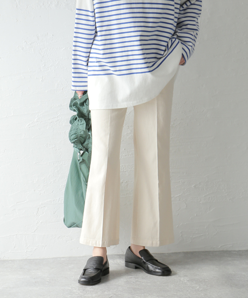 FARAH(ファーラー)の「【FARAH/ファーラー】Flare Pants:デニムパンツ(デニムパンツ・レディース・ネイビー/アイボリー・26/28)」の2枚目の写真