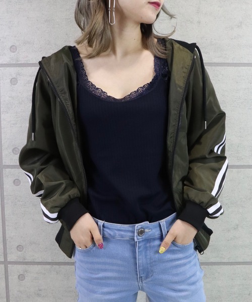 CECIL McBEE(セシルマクビー)の「パターンメッシュタンクトップ(Tシャツ/カットソー・レディース・ベージュ/ネイビー/オフホワイト/ラベンダー・MEDIUM)」の4枚目の写真