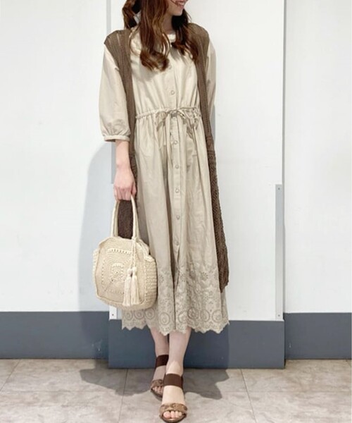 Cutie Blonde(キューティーブロンド)の「◆【洗える/インド綿】ウエストゴム裾刺繍ワンピース(ワンピース・レディース・ブラック/オフホワイト/ライトベージュ/マスタード・00)」の10枚目の写真