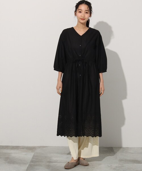 Cutie Blonde(キューティーブロンド)の「◆【洗える/インド綿】ウエストゴム裾刺繍ワンピース(ワンピース・レディース・ブラック/オフホワイト/ライトベージュ/マスタード・00)」の16枚目の写真