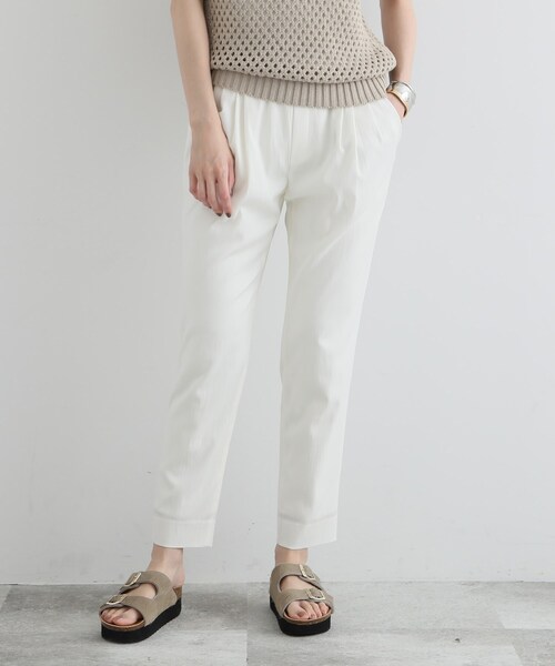 INDIVI(インディヴィ)の「◆【褒められパンツ/洗える】タックテーパードパンツ(その他パンツ・レディース・ブラック/オリーブ/チャコールグレー/ダークグリーン/レッド系1/ホワイト系/ライトブルー/ベビーピンク/ブラウン系その他/カーキ系3/ブルー系5・40/38/36/03/05/12/15 /13/17/19/42/34)」の2枚目の写真