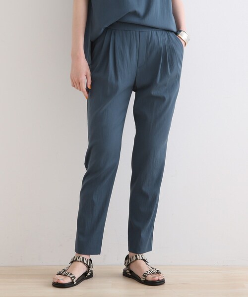 INDIVI(インディヴィ)の「◆【褒められパンツ/洗える】タックテーパードパンツ(その他パンツ・レディース・ブラック/オリーブ/チャコールグレー/ダークグリーン/レッド系1/ホワイト系/ライトブルー/ベビーピンク/ブラウン系その他/カーキ系3/ブルー系5・40/38/36/03/05/12/15 /13/17/19/42/34)」の10枚目の写真