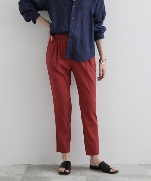 INDIVI(インディヴィ)の「◆【褒められパンツ/洗える】タックテーパードパンツ(その他パンツ・レディース・ブラック/オリーブ/チャコールグレー/ダークグリーン/レッド系1/ホワイト系/ライトブルー/ベビーピンク/ブラウン系その他/カーキ系3/ブルー系5・40/38/36/03/05/12/15 /13/17/19/42/34)」の1枚目の写真