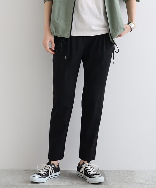 INDIVI(インディヴィ)の「◆【褒められパンツ/洗える】タックテーパードパンツ(その他パンツ・レディース・ブラック/オリーブ/チャコールグレー/ダークグリーン/レッド系1/ホワイト系/ライトブルー/ベビーピンク/ブラウン系その他/カーキ系3/ブルー系5・40/38/36/03/05/12/15 /13/17/19/42/34)」の3枚目の写真