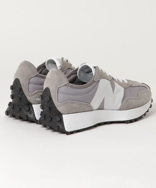 NEW BALANCE（ニューバランス）の「MS327（スニーカー・メンズ・グレー/オフホワイト/ブラック・23.0cm/23.5cm/25.0cm/26.5cm/28.0cm/22.5cm/24.0cm/24.5cm/27.0cm/27.5cm/29.0cm/26.0cm/25.5cm/28.5cm）」の4枚目の写真