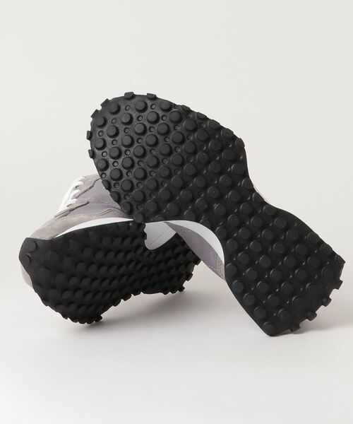 NEW BALANCE（ニューバランス）の「MS327（スニーカー・メンズ・グレー/オフホワイト/ブラック・23.0cm/23.5cm/25.0cm/26.5cm/28.0cm/22.5cm/24.0cm/24.5cm/27.0cm/27.5cm/29.0cm/26.0cm/25.5cm/28.5cm）」の5枚目の写真