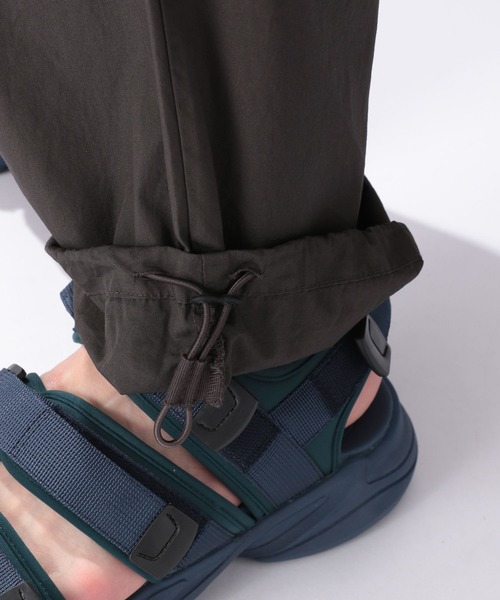 niko and...(ニコアンド)の「サマーライトカーゴパンツ(カーゴパンツ・メンズ・ベージュ/カーキ/チャコール・MEDIUM/LARGE)」の16枚目の写真