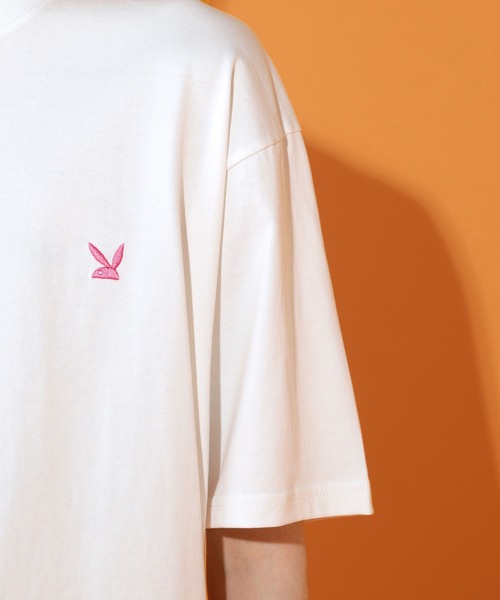 PLAYBOY プレイボーイ Tシャツ トップス ピンク 白 ホワイト セール】PLAYBOY ワンポイントロゴ刺繍Tシャツ（Tシャツ