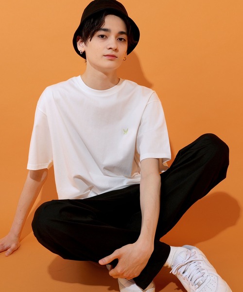 PLAYBOY(プレイボーイ)の「PLAYBOY ワンポイントロゴ刺繍Tシャツ(Tシャツ/カットソー・メンズ・オフホワイト/ホワイト系1/ホワイト系2・M/L/XL)」の14枚目の写真