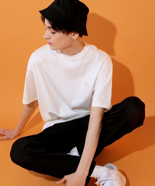 PLAYBOY(プレイボーイ)の「PLAYBOY ワンポイントロゴ刺繍Tシャツ(Tシャツ/カットソー・メンズ・オフホワイト/ホワイト系1/ホワイト系2・M/L/XL)」の15枚目の写真