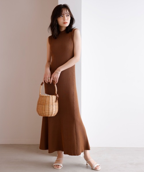 anuans（アニュアンス）の「セミマーメイドニットワンピース