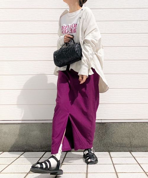 Q（キュー）の「ストレッチロングスカート（スカート・レディース・グレイッシュベージュ/パープル・MEDIUM）」の7枚目の写真