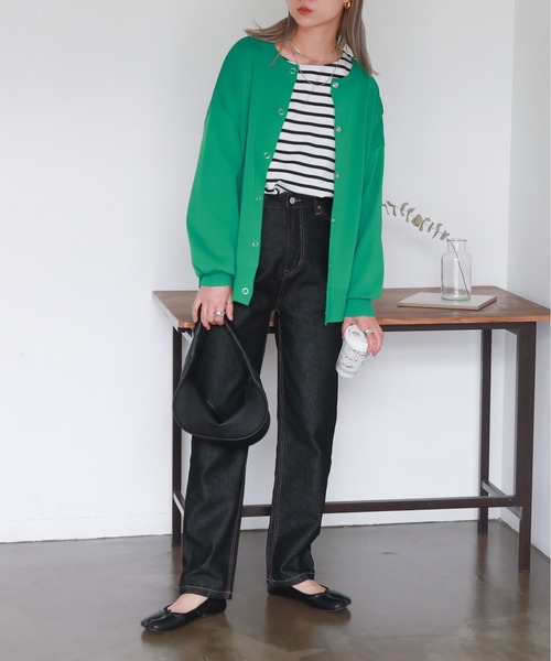 feepur（フェピュール）の「【ハンドウォッシャブル】２wayライトウェイトカラーカーディガン（カーディガン/ボレロ・レディース・ブラック/グリーン/レッド/パープル/オフホワイト/ピンク・MEDIUM）」の12枚目の写真