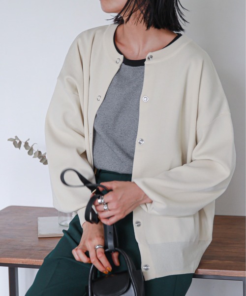 feepur（フェピュール）の「【ハンドウォッシャブル】２wayライトウェイトカラーカーディガン（カーディガン/ボレロ・レディース・ブラック/グリーン/レッド/パープル/オフホワイト/ピンク・MEDIUM）」の19枚目の写真