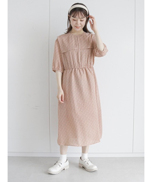 ehka sopo（エヘカソポ）の「小花柄スクエアカラーワンピース（ワンピース・レディース・ブラック/グリーン/キナリ・ﾌﾘ-）」の15枚目の写真