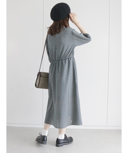 ehka sopo（エヘカソポ）の「小花柄スクエアカラーワンピース（ワンピース・レディース・ブラック/グリーン/キナリ・ﾌﾘ-）」の20枚目の写真