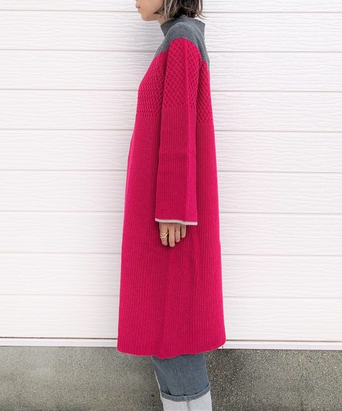 Q（キュー）の「ホールガーメント 地柄ハイネックバイカラーワンピース（ワンピース・レディース・グレー×ピンク/ベージュ×ブラック・MEDIUM）」の5枚目の写真