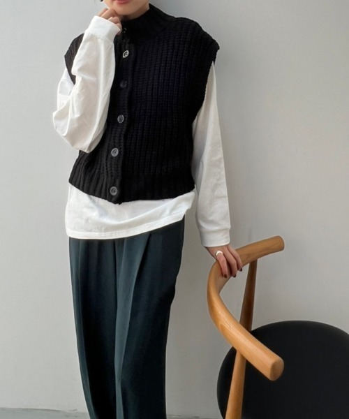 y/m by misato(イムバイミサト)の「バルキーケーブル2WAYベスト(ベスト・レディース・ブラック/アイボリー・FREE)」の11枚目の写真