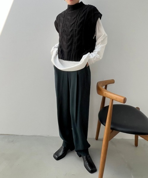 y/m by misato(イムバイミサト)の「バルキーケーブル2WAYベスト(ベスト・レディース・ブラック/アイボリー・FREE)」の14枚目の写真