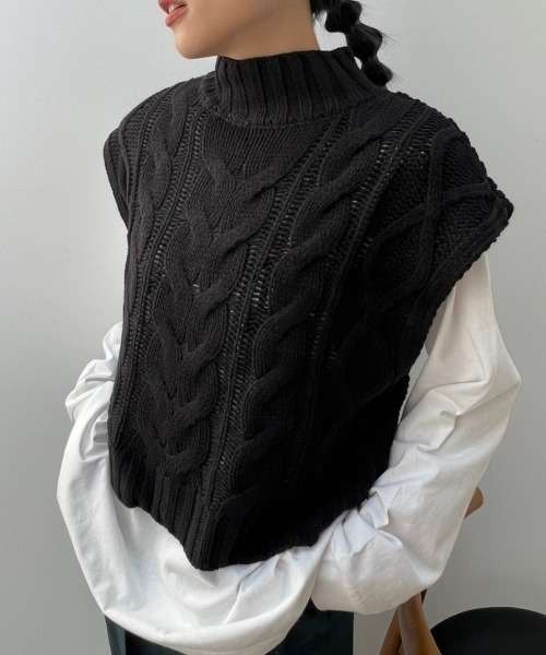 y/m by misato(イムバイミサト)の「バルキーケーブル2WAYベスト(ベスト・レディース・ブラック/アイボリー・FREE)」の17枚目の写真