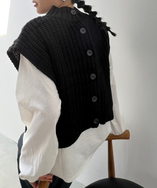 y/m by misato(イムバイミサト)の「バルキーケーブル2WAYベスト(ベスト・レディース・ブラック/アイボリー・FREE)」の20枚目の写真