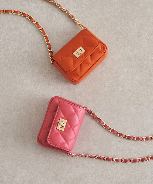 AULENTTI(オウレンティ)の「AULENTTI/チェーンキルティングミニバッグ(ショルダーバッグ・レディース・ブラック/ピンク/オレンジ・FREE)」の3枚目の写真