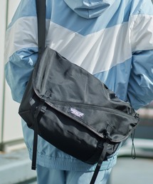 SPINNS | ポーチ付きメッセンジャーバッグ(メッセンジャーバッグ)