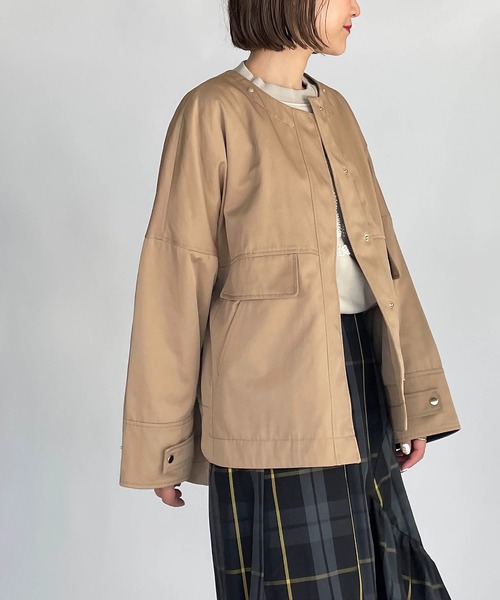 LUGIVA(ルギヴァ)の「セーラーカラーフード付きジャケット(マウンテンパーカー・レディース・ブラック/キャメル・M)」の6枚目の写真