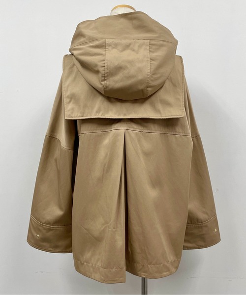 LUGIVA(ルギヴァ)の「セーラーカラーフード付きジャケット(マウンテンパーカー・レディース・ブラック/キャメル・M)」の19枚目の写真