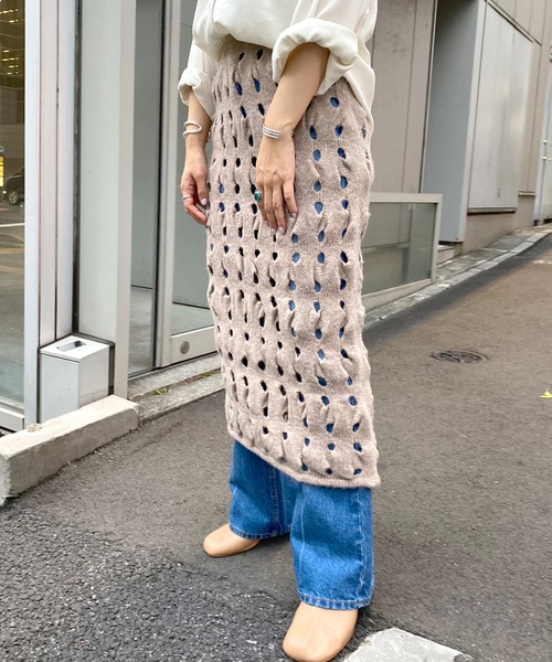 SHENERY（シーナリー）の「透かし編みレイヤードニットスカート（スカート・レディース・ベージュ/オフホワイト・FREE）」の11枚目の写真
