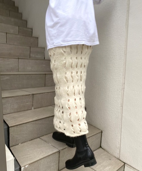 SHENERY（シーナリー）の「透かし編みレイヤードニットスカート（スカート・レディース・ベージュ/オフホワイト・FREE）」の4枚目の写真