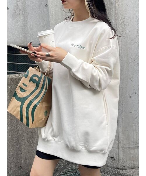 EVRIS（エヴリス）の「SUNNY GRAPHIC スウェットプルオーバー（スウェット・レディース・ホワイト/ブラック/グレー・FREE）」の16枚目の写真