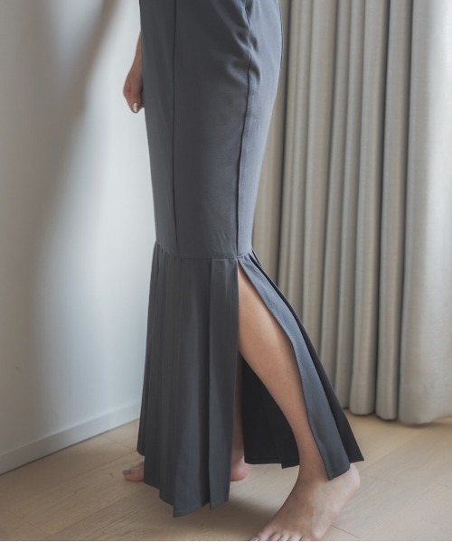 LOPEW（ロピュ）の「プリーツヘムマーメイドSK（スカート・レディース・ホワイト/ブラック/ネイビー/アイボリー・SMALL/MEDIUM）」の4枚目の写真