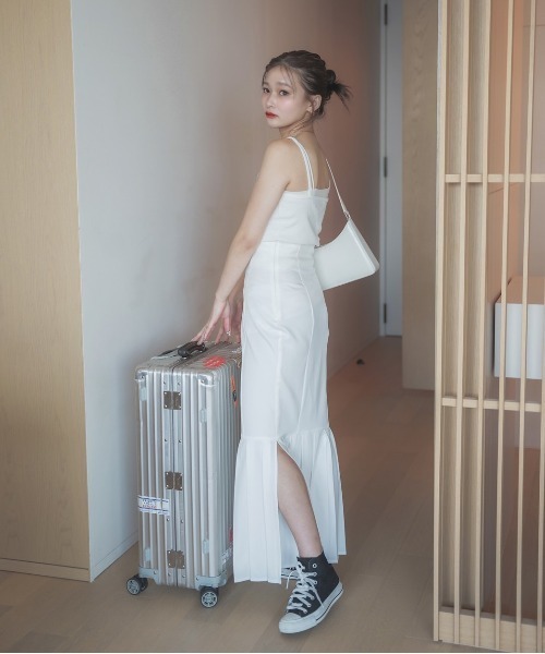 LOPEW（ロピュ）の「プリーツヘムマーメイドSK（スカート・レディース・ホワイト/ブラック/ネイビー/アイボリー・SMALL/MEDIUM）」の9枚目の写真