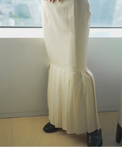 LOPEW（ロピュ）の「プリーツヘムマーメイドSK（スカート・レディース・ホワイト/ブラック/ネイビー/アイボリー・SMALL/MEDIUM）」の16枚目の写真