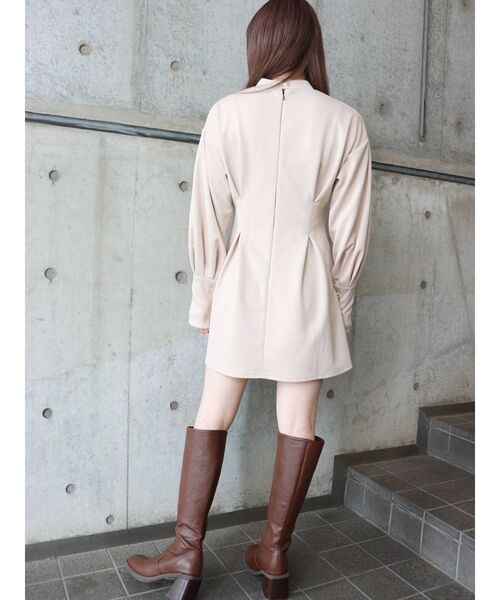 MURUA(ムルーア)の「パフスリーブタックミニワンピース(ワンピース・レディース・ブルー/アイボリー/ブラック・2/1)」の5枚目の写真