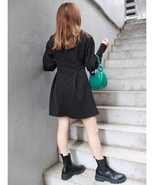 MURUA(ムルーア)の「パフスリーブタックミニワンピース(ワンピース・レディース・ブルー/アイボリー/ブラック・2/1)」の8枚目の写真