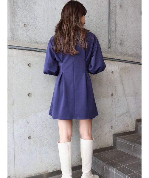 MURUA(ムルーア)の「パフスリーブタックミニワンピース(ワンピース・レディース・ブルー/アイボリー/ブラック・2/1)」の11枚目の写真