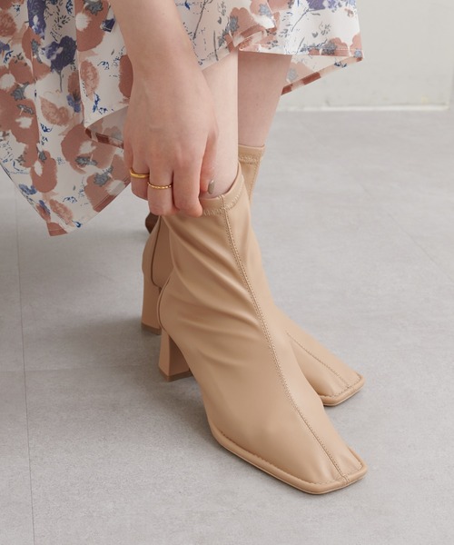 natural couture（ナチュラルクチュール）の「コーデにトレンド感をプラス/アウトステッチストレッチブーツ（ブーツ・レディース・ベージュ/ブラック/アイボリー・MEDIUM/LARGE）」の3枚目の写真