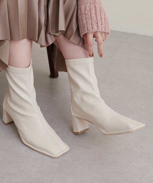 natural couture（ナチュラルクチュール）の「コーデにトレンド感をプラス/アウトステッチストレッチブーツ（ブーツ・レディース・ベージュ/ブラック/アイボリー・MEDIUM/LARGE）」の12枚目の写真